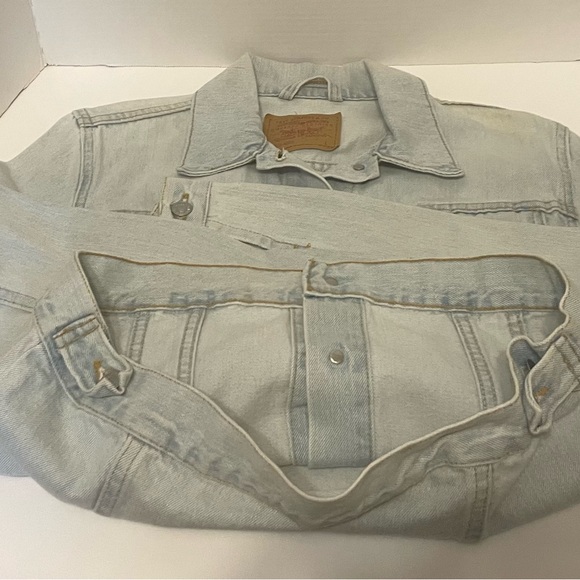 Levi's Trucker Jeans Jacket Women Denim Size Large Light Wash Metal Buttons - Picture 12 of 16